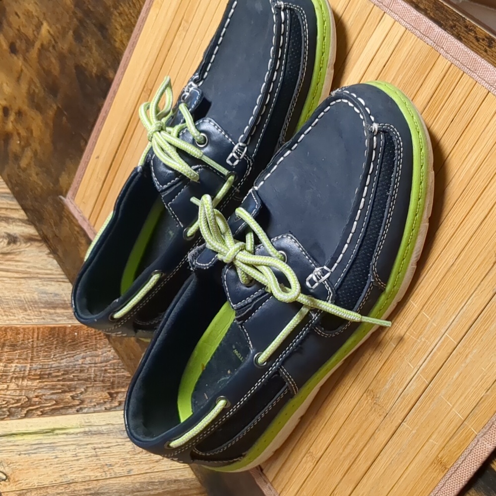 Shoes - Picture 3 of 3
